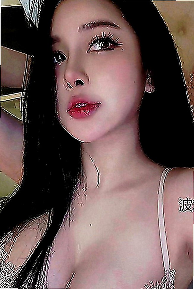 小港按摩全套：清純 |電玩女神|165cm|52kg|D罩杯|21歲|讓自己濕了很多次 可還是堅持的在做 第一次叫她用情趣用品挑逗自己的穴穴